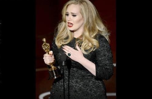 Reportér sa opýtal Adele na jej váhu, toto mu povedala