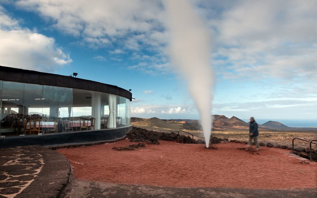 Rubén Acosta - Turismo Lanzarote, travelandleisure.com