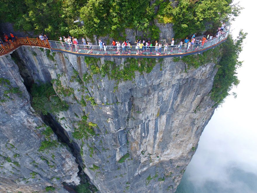 glass-bridge-zhangjiajie-national-forest-park-tianmen-mountain-hunan-china-12