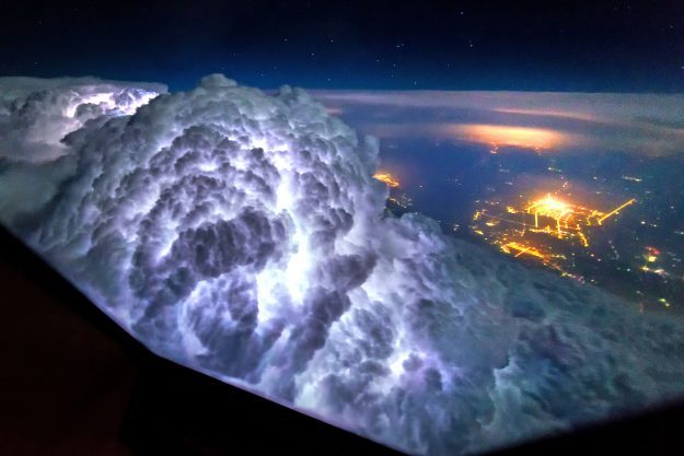 Amazing-Aviation, lonelyplanet.com