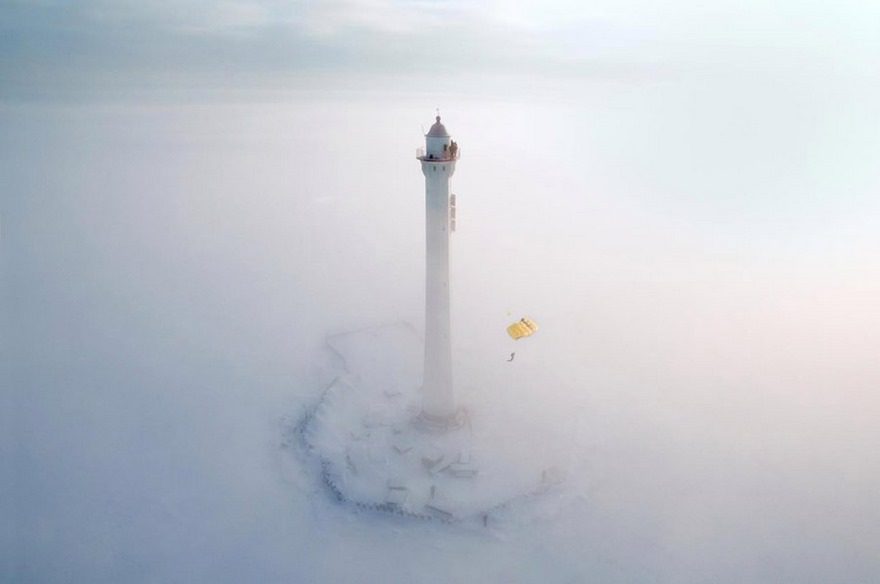 Photographer: Victor Sukhorukov Red Bull Illume 2016 Category: Masterpiece Athlete: Semen Lazarev Location: San Salvador Island, Bahamas