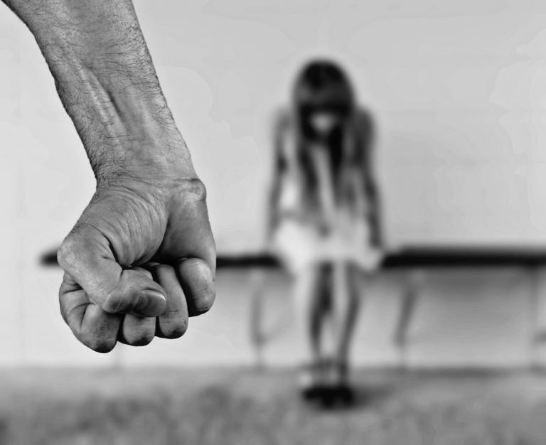 Ženy po potrate, nacisti či pedofili – kto by mal byť exkomunikovaný z cirkvi?