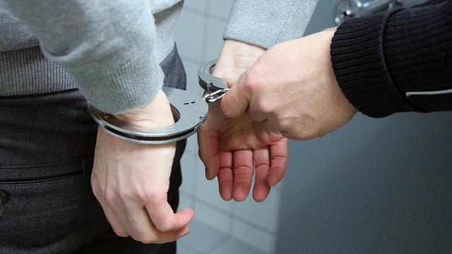 Mužova obsesia výkalmi skončila pobytom vo väzení až po dobu 31 rokov