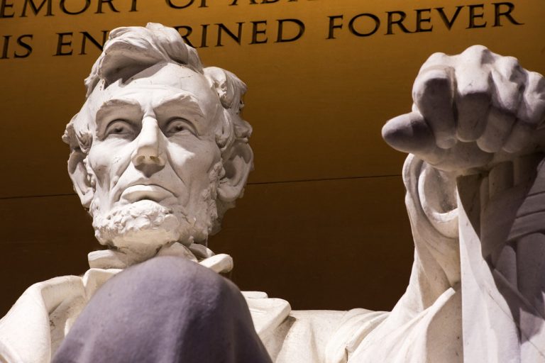 Abraham Lincoln – muž, ktorého humánne myslenie si zasluhuje obdiv aj po sto päťdesiatich rokoch