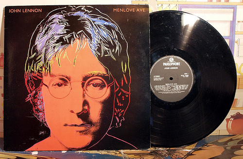 Bol John Lennon hudobník, ktorý textami o láske a porozumení zakrýval svoju pravú tvár?