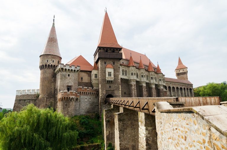 V lete spiatočné letenky do krásnej Transylvánie len za 23€!
