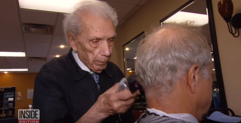 Viete koľko rokov má najstarší barber sveta pracujúci na plný úväzok?