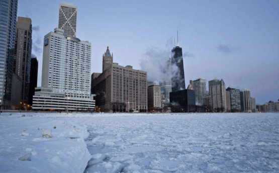 V týchto extrémnych teplotách, ktoré postihli Chicago, najviac trpia bezdomovci. Istý anonym zaplatil 70 z nich pobyt v hoteli