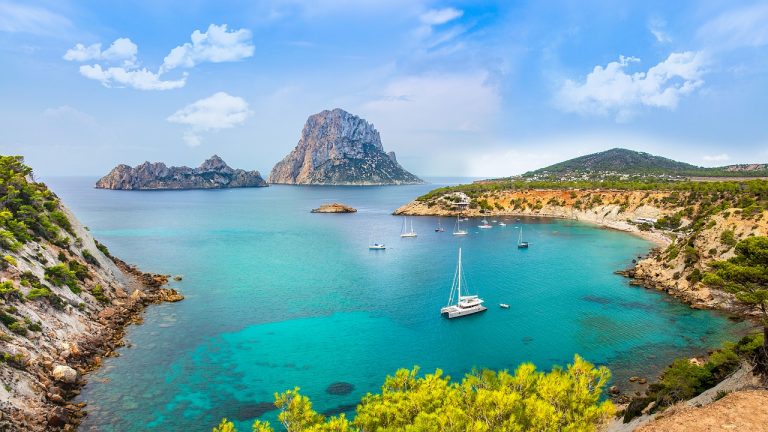 Skvelá ponuka – mimoriadne lacná spiatočná letenka na Ibizu je teraz dostupná len za 20€!
