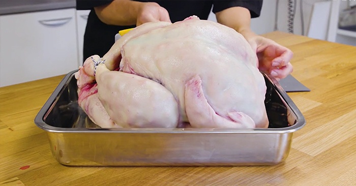 Ľudia majú problém uveriť, že tento moriak je v skutočnosti chutná torta