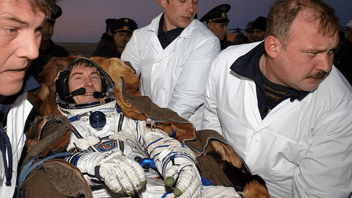 Ruský kozmonaut Sergei Krikalev drží svetový rekord v cestovaní časom