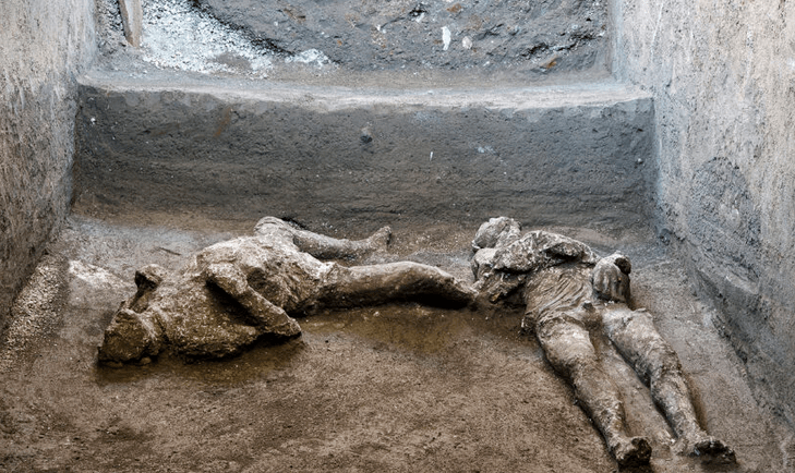 Archeológovia odkryli pozostatky boháča a jeho otroka, ktorých pochovala sopka Vezuv