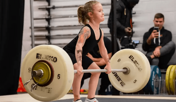 Je to najsilnejšie dieťa na svete. 7-ročná Rory zdvihne až 80 kilogramov