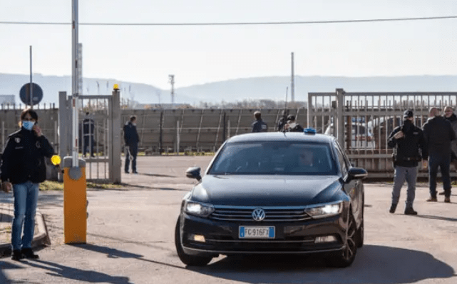 Mafiána zadržala polícia po 7 rokoch hľadania a odhalil ho jeho youtube kanál o varení