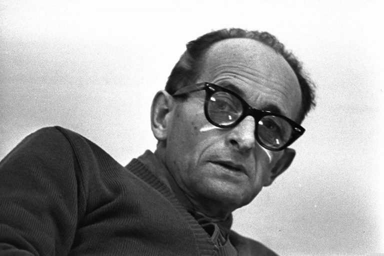 Dnešný deň v histórii – 11. apríla sa začal súdny proces proti človeku, ktorý zodpovedal za smrť miliónov ľudí