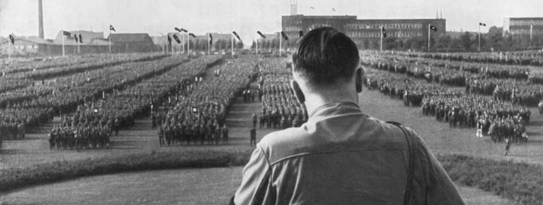 Dnešný deň v histórii – 20. apríla uzrelo svetlo sveta dieťa, ktoré bude mať na svedomí 60 miliónov životov