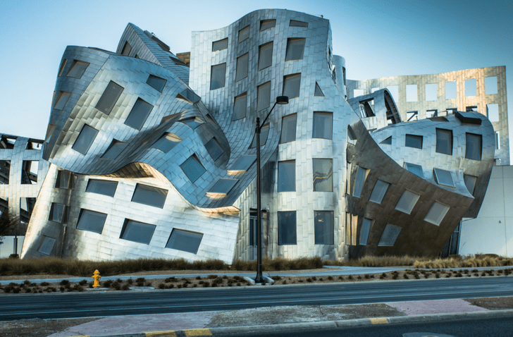 10 architektov, ktorí popustili uzdu svojej fantázie a vytvorili geniálne stavby