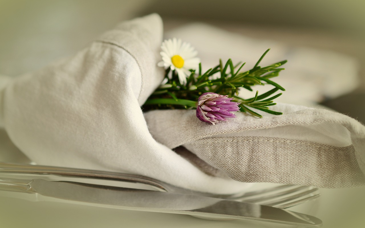 napkin, cover, cutlery