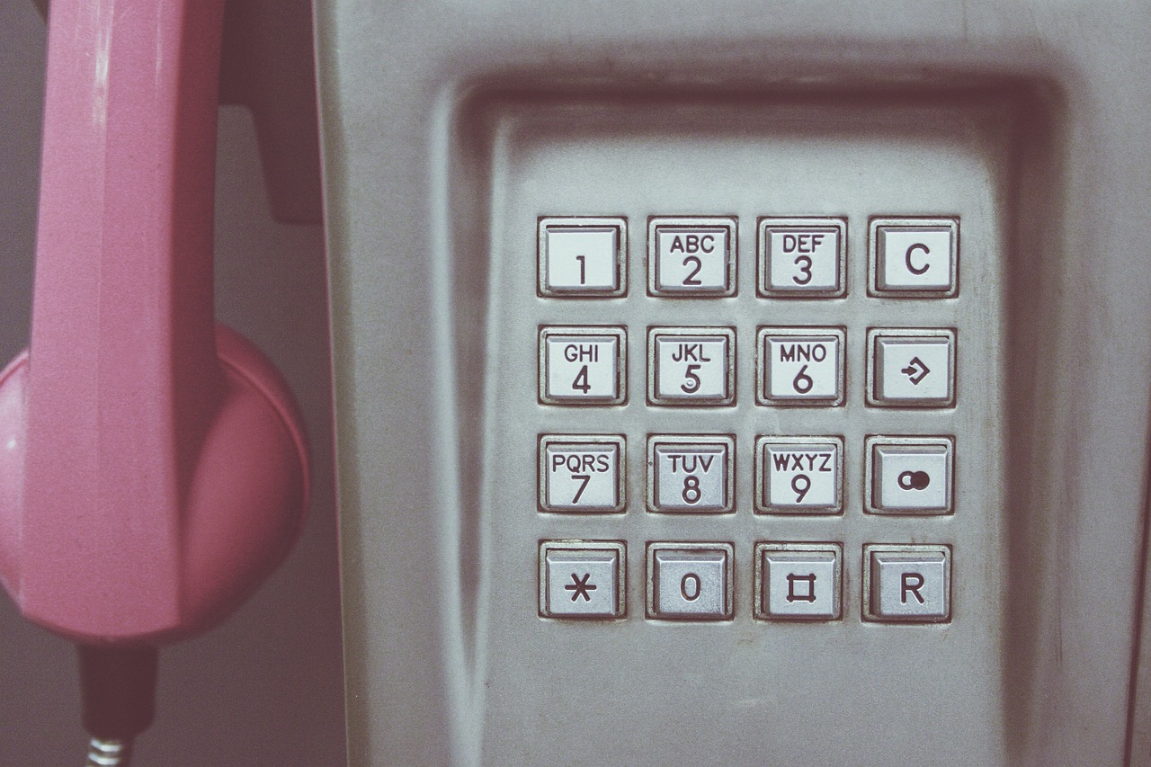 phone booth, phone, make a phone call