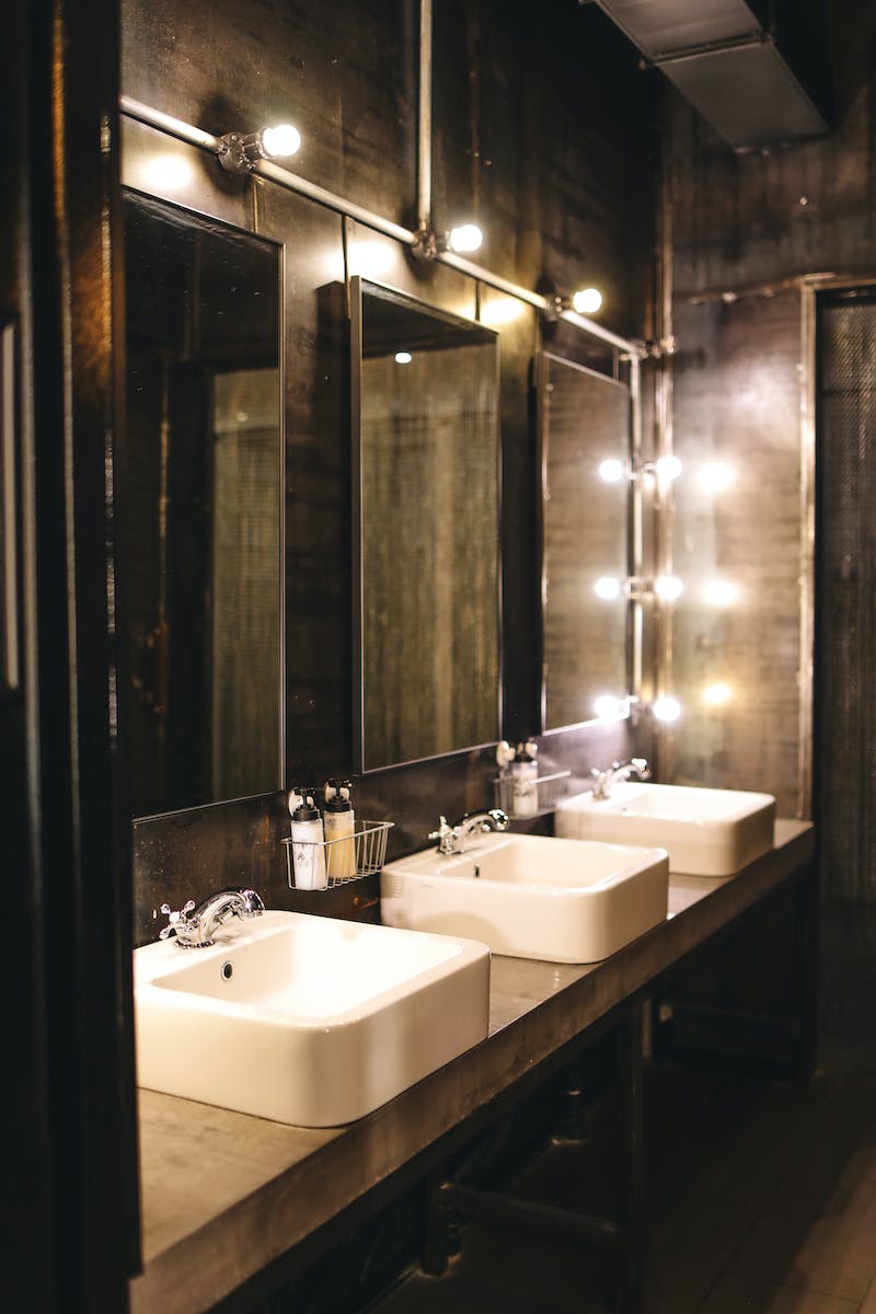 White Ceramic Sinks With Stainless Steel Faucet