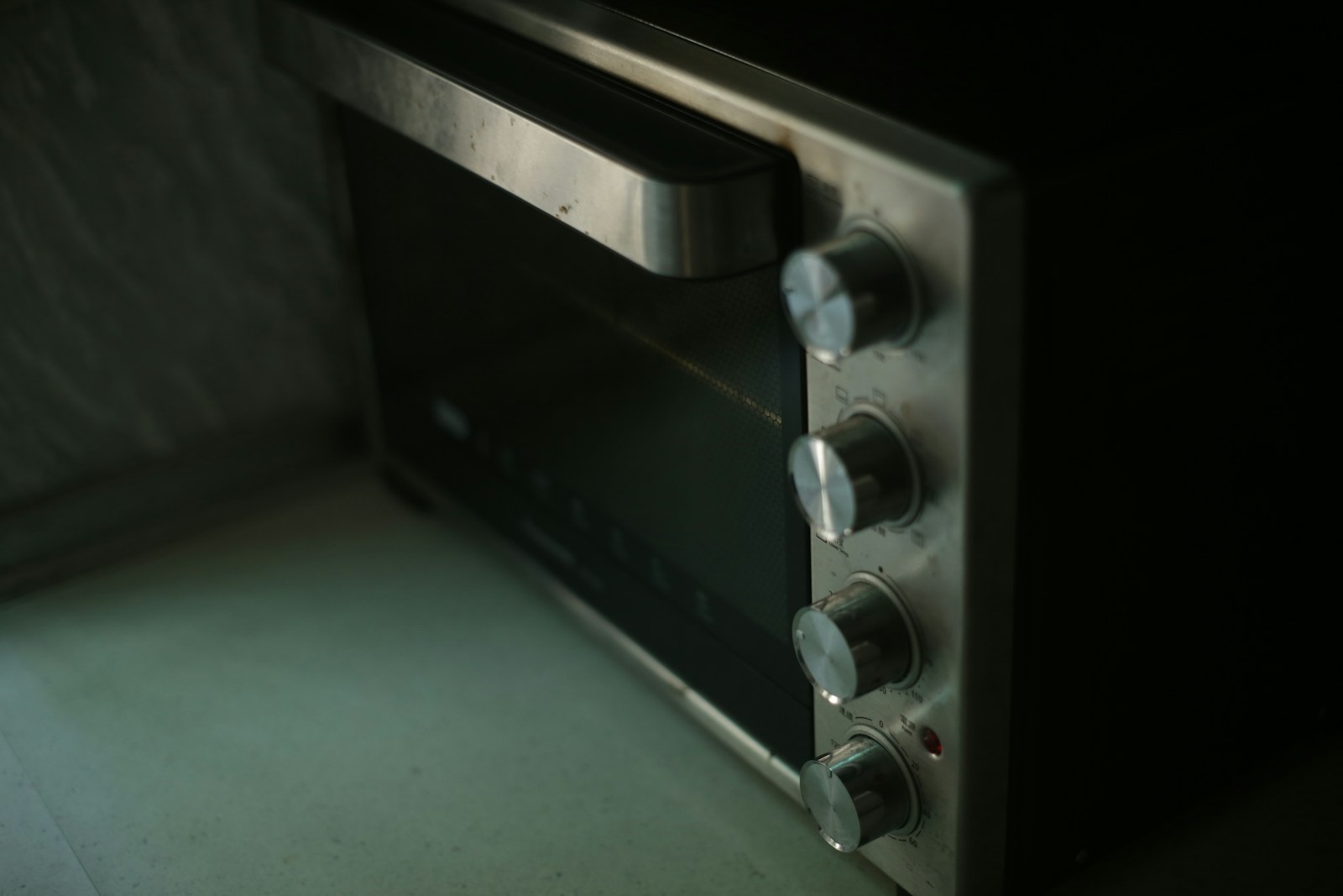 white 4 burner gas stove