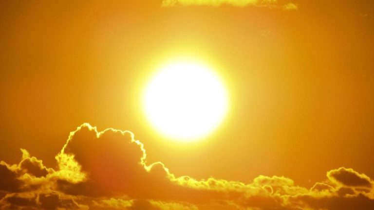 V nedeľu 35 °C a viac. Pre 9 okresov platí výstraha 2. stupňa!